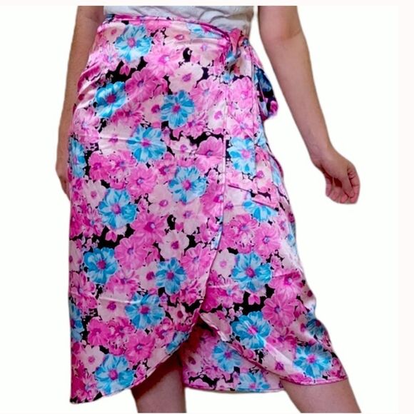 ✨HP✨WAYF Floral Wrap Satin Midi Skirt ✨ - Picture 1 of 5